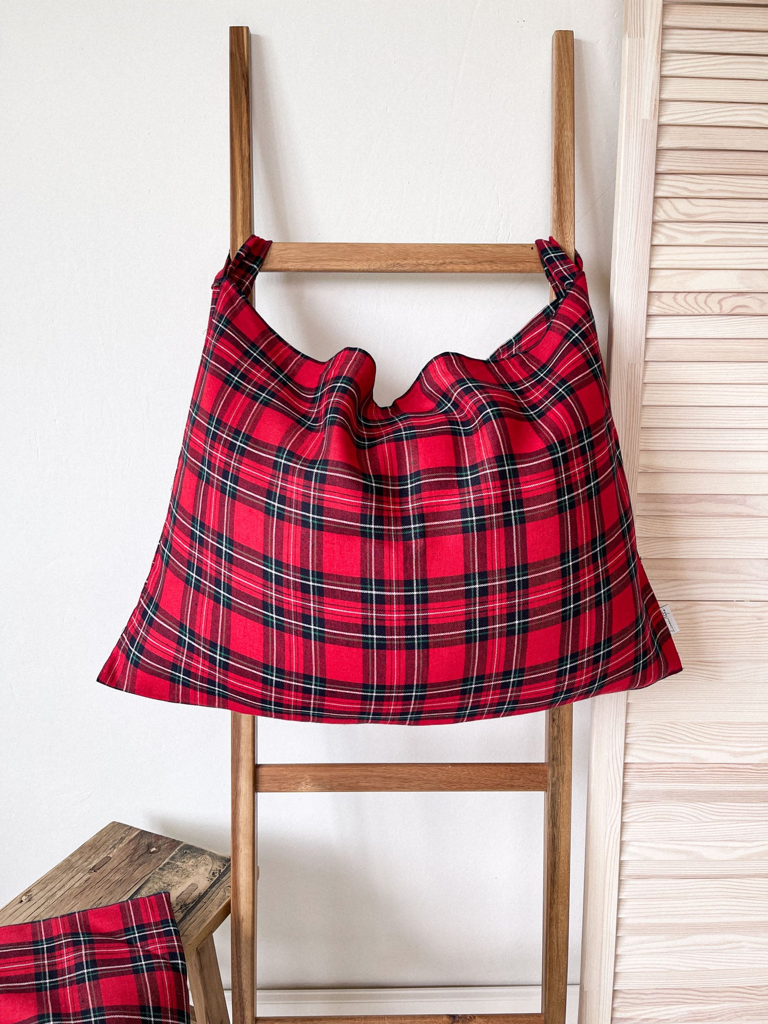 Wäschesack zum Aufhängen aus Leinen - Rot Tartan - Linen Notes